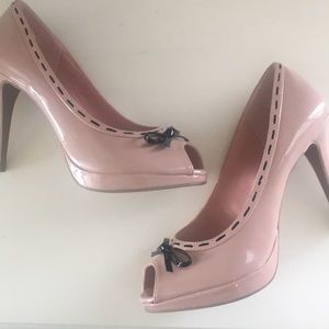 NWT Blush / black Fiona heels